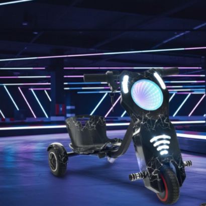 صورة سكوتر درفت كهربائي للأطفال تصميم رخامي أسود وبطارية 36 فولت